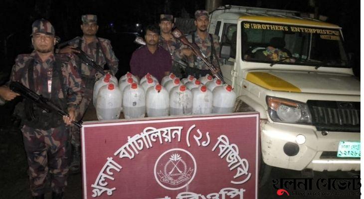শার্শা সীমান্তে ভারতীয় চিংড়ির রেণুসহ পাচারকারী আটক