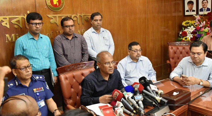 চিহ্নিত সন্ত্রাসীদের ধরতে চিরুনি অভিযান শুরু হতে পারে : স্বরাষ্ট্র উপদেষ্টা