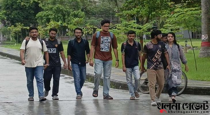প্রাণ ফিরেছে ক্যাম্পাসে, ক্ষতি পোষানোর পরিকল্পনা চান কু‌য়েট শিক্ষার্থীরা