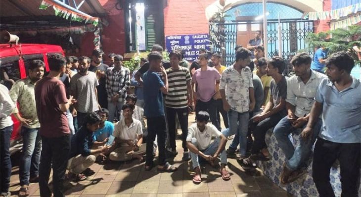কলকাতায় ‘বাংলাদেশি’ তকমা দিয়ে শিক্ষার্থীদের ওপর হামলা