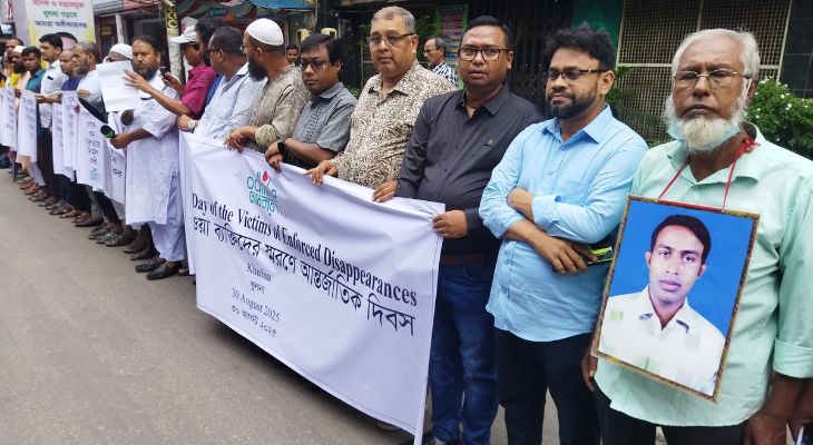 ‘ছেলের অপেক্ষায় এখনও চোখের পানি ফেলছেন ডা. জনির বাবা’
