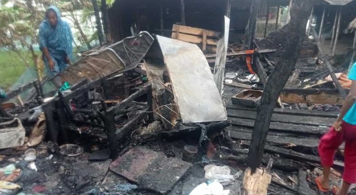 কয়রায় মঠবাড়ি গ্রামে ভয়াবহ অগ্নিকাণ্ড, দুটি ঘর পুড়ে ছাই