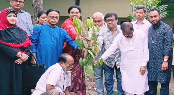 প্রকৃতি ও জীবন ক্লাব খুলনা জেলা শাখার বৃক্ষ রোপন
