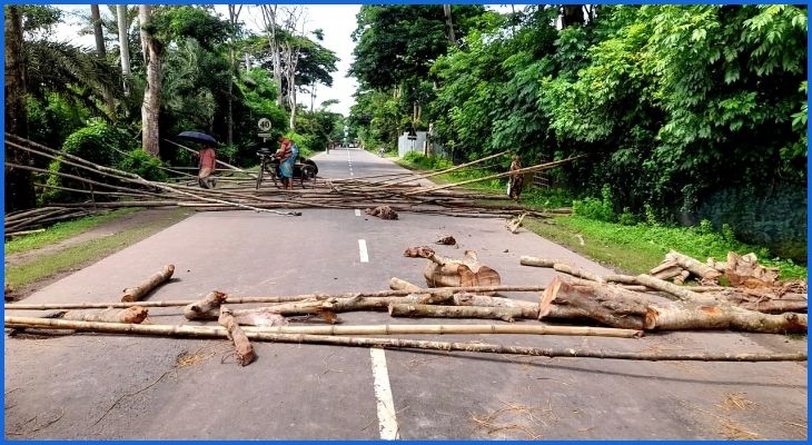 সিইসি’র আসন কর্তনের প্রতিবাদে রামপালে সর্বাত্মক অবরোধ, জেলাজুড়ে অচলাবস্থা