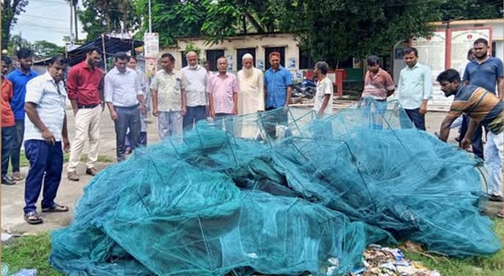 গোপালগঞ্জে ৬ লাখ টাকার ৭৬ পিস চায়না দুয়ারী জাল জব্দ, আগুনে পুড়িয়ে ধ্বংস
