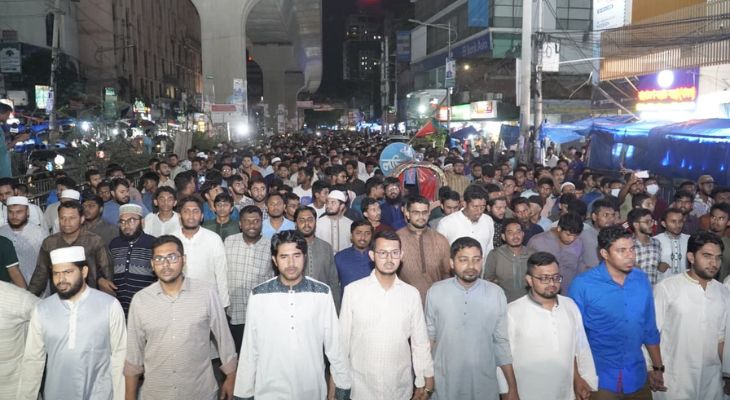জাকসু নির্বাচনে অব্যবস্থাপনার প্রতিবাদে রাজধানীতে শিবিরে বিক্ষোভ