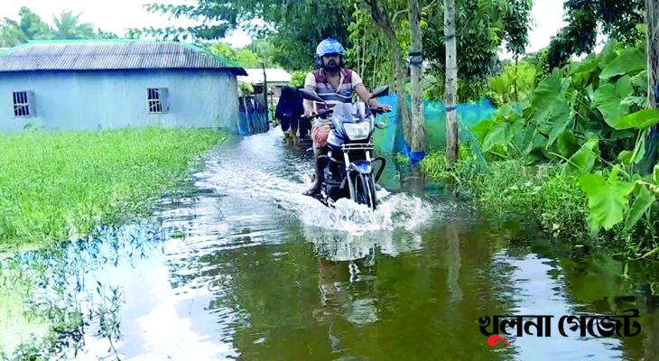 খুলনায় পাউবো’র টাকা পানিতে