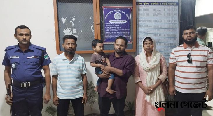 সাতক্ষীরা সীমান্তে চার জনকে হস্তান্তর করলো বিএসএফ