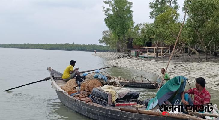 সাতক্ষীরার চার স্টেশন থেকে প্রথম দিনে বনবিভাগের ৬শ’ পাশ ইস্যু