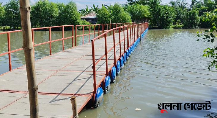 ভাসমান সেতুতে দুই ইউনিয়নের বন্ধন