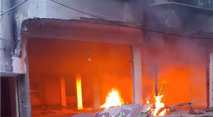 সাবেক এমপি নুর উদ্দিন চৌধুরীর বাড়িতে ফের আগুন দিলো বিক্ষুব্ধ জনতা
