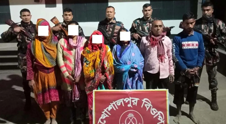 ঝিনাইদহ সীমান্তে দালালসহ ৭ বাংলাদেশি আটক