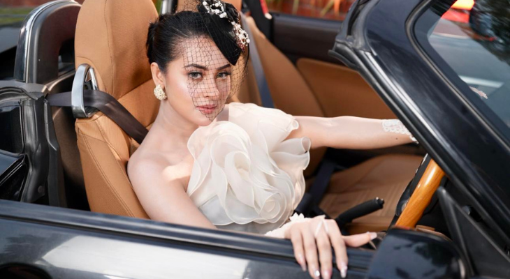 রাজকীয় লুকে চমকে দিলেন বুবলী