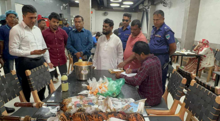 যশোরের ‘পাঁচ ফোড়ন’ এ ভোক্তা অধিদপ্তরের অভিযান, লাখ টাকা জরিমানা