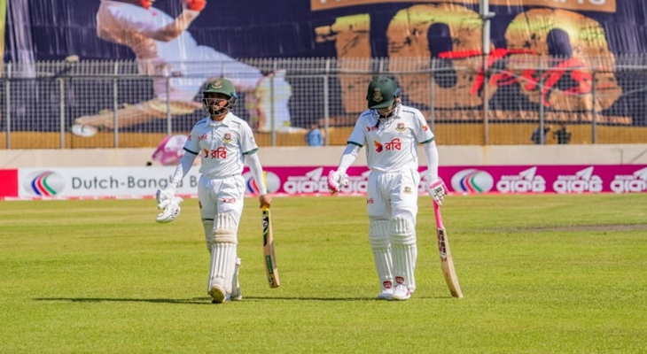 মুশফিক-মুমিনুলে এগোচ্ছে বাংলাদেশ