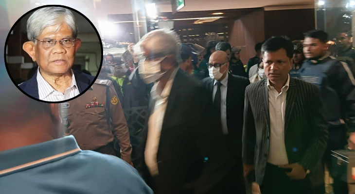 পুলিশি নিরাপত্তায় সচিবালয় ছাড়লেন অর্থ উপদেষ্টা