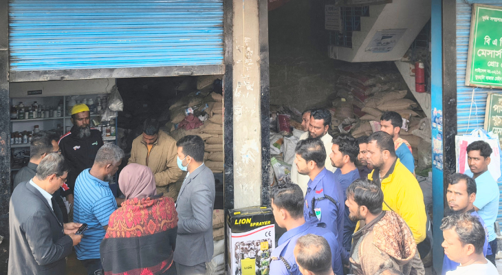 আশাশুনির কুল্যায় সার ব্যবসায়ীকে লাখ টাকা জরিমানা