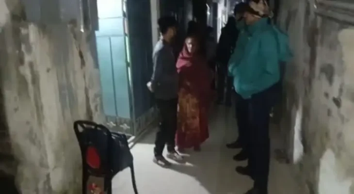 হদিস নেই ব্যাংক থেকে তোলা পৌনে সাত লাখ টাকার, ছেলে লাপাত্তা