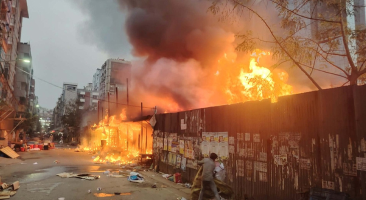 উত্তরা কাঁচাবাজারে আগুন, নিয়ন্ত্রণে ৫ ইউনিট