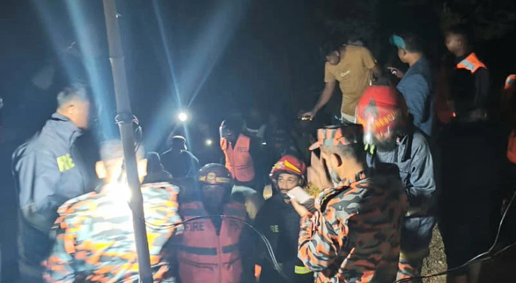 চট্টগ্রামে গভীর নলকূপের গর্তে পড়া শিশু মেজবাহ মারা গেছে