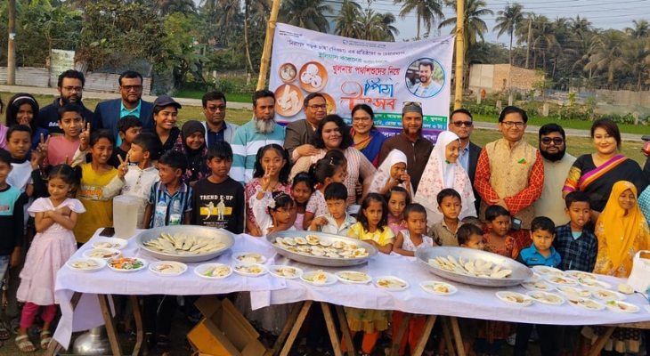 ছিন্নমূল পথশিশুদের নিয়ে পিঠা উৎসব