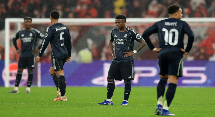 ২ লাল কার্ড ও গোলরক্ষকের গোল, বিধ্বস্ত হয়ে প্লে-অফে অবনতি রিয়ালের