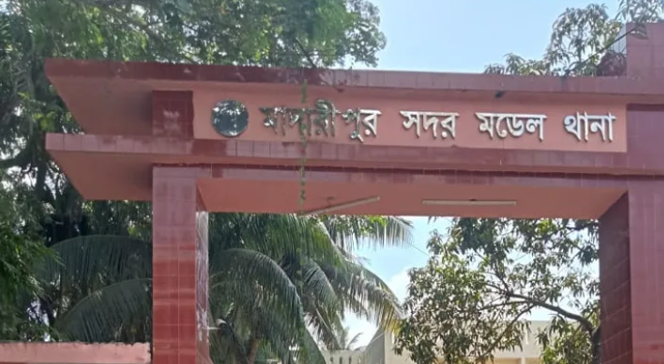 সড়কের পাশে পড়ে ছিল অজ্ঞাত ব্যক্তির মরদেহ