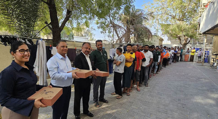 দুবাইয়ে ৩০ হাজার ইফতার বিতরণ অমুসলিম দু’ভাইয়ের