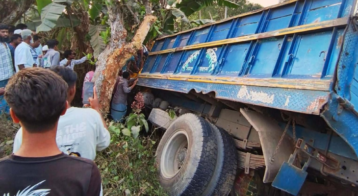 ঘাটাইলে ট্রাক-অটো সংঘর্ষে নিহত ২