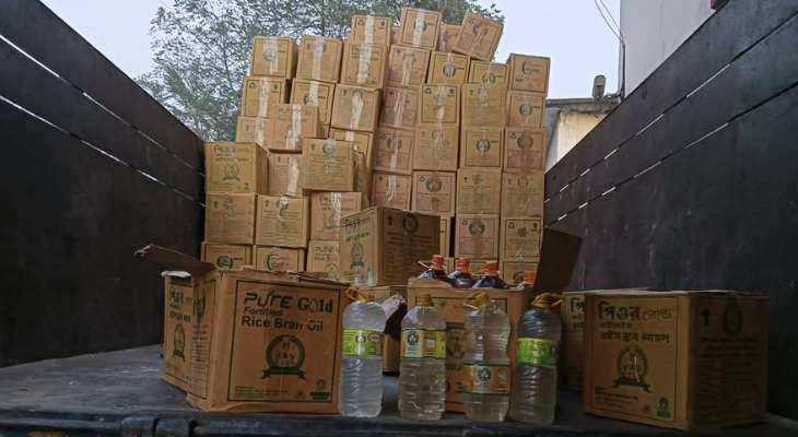 পঞ্চগড়ে টিসিবির তেলের বোতলে মিলল পানি