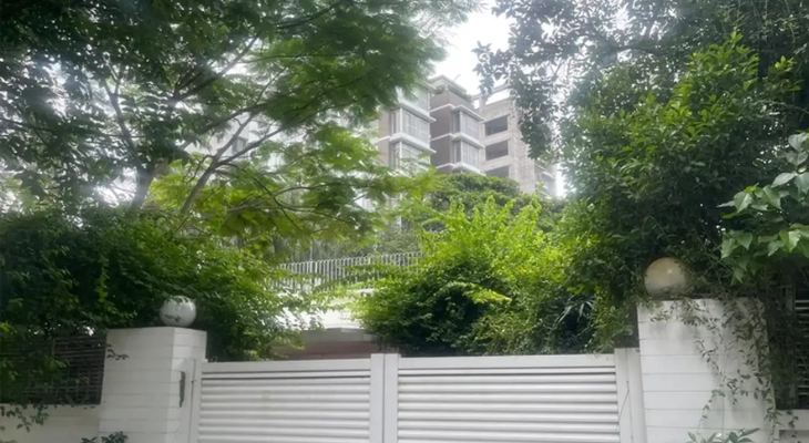 প্রধানমন্ত্রীর বাসভবনের সামনে থেকে ৬ জন আটক