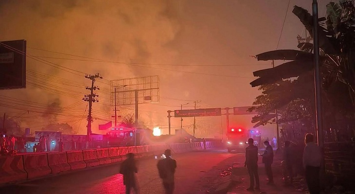 কক্সবাজারে গ্যাস পাম্পে ভয়াবহ অগ্নিকান্ডে দগ্ধ ১৬, বাড়ি-গাড়ি ভস্মিভূত