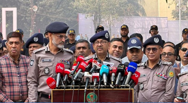 একুশে ফেব্রুয়ারি ঘিরে কোনো নিরাপত্তা শঙ্কা নেই : ডিএমপি কমিশনার