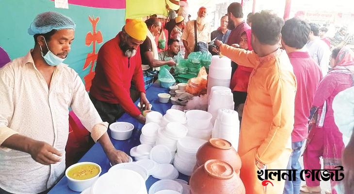 রমজানে নানার হালিমের স্বাদ নিতে ক্রেতাদের ভিড়