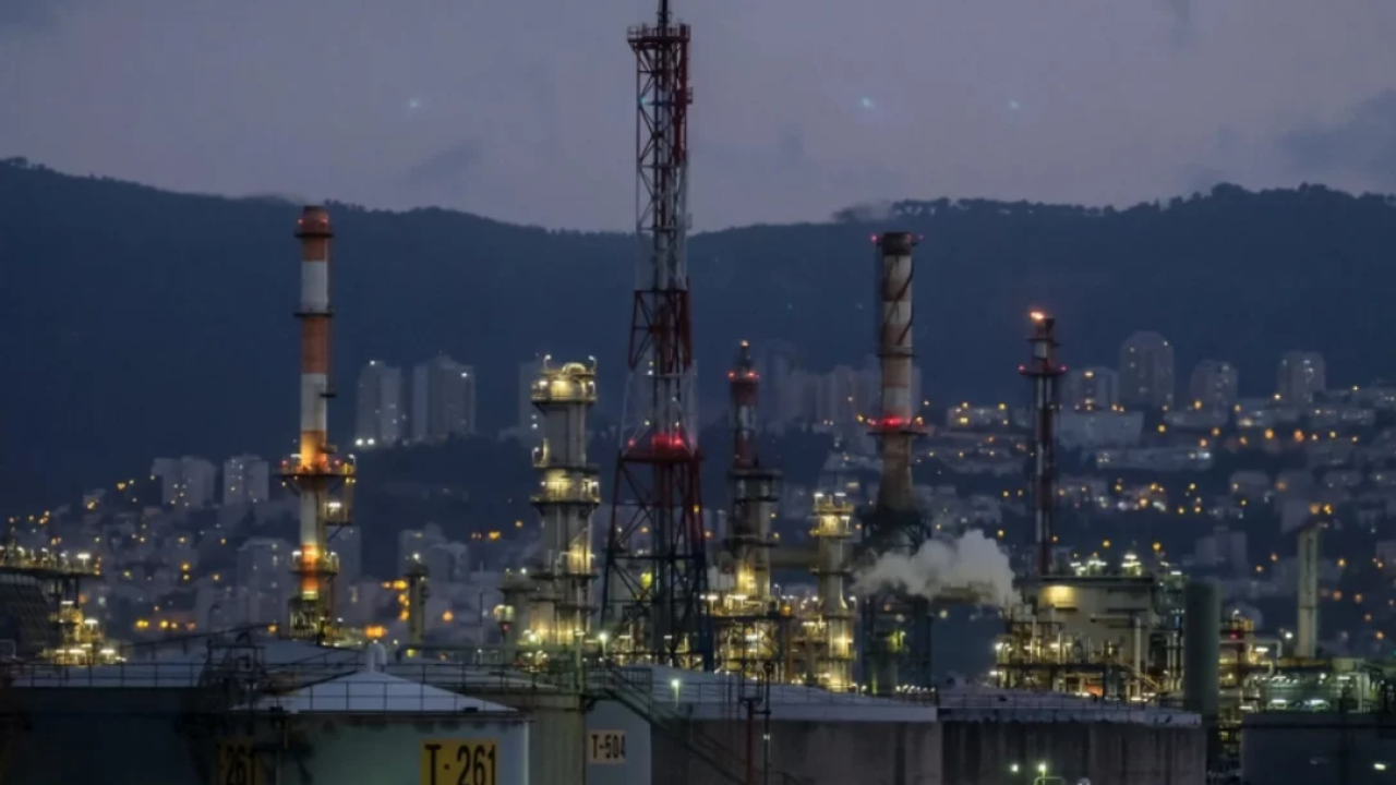 এবার ইসরাইলের তেল ও গ্যাস স্থাপনায় ইরানের হামলা