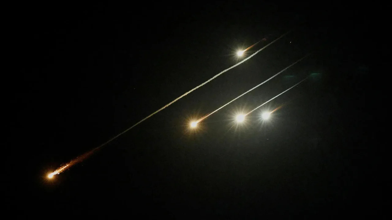 ইসরাইলে নতুন করে ইরানের ক্ষেপণাস্ত্র হামলা