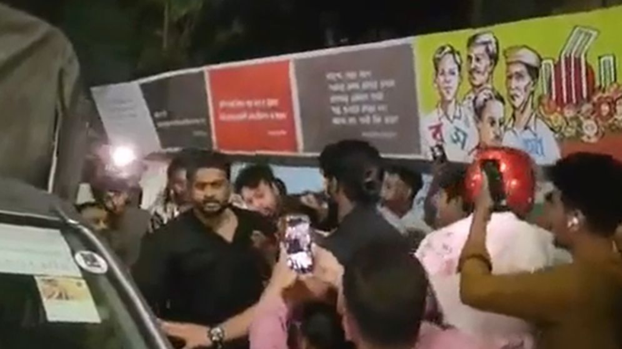 প্রকাশ্যে কেন্দ্রীয় শহিদ মিনারে এলোপাতাড়ি গুলি, আটক ১