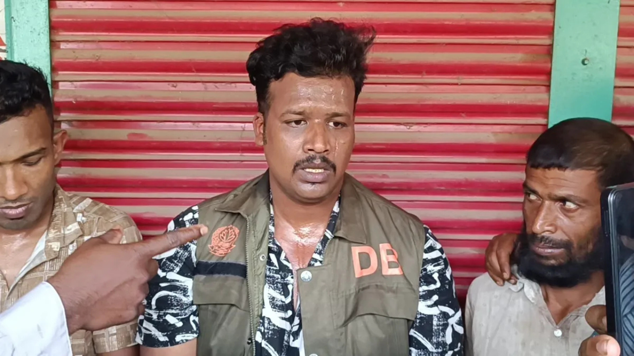 ডিবি পুলিশের পোশাক পরে ছিনতাইচেষ্টা, আটক ২