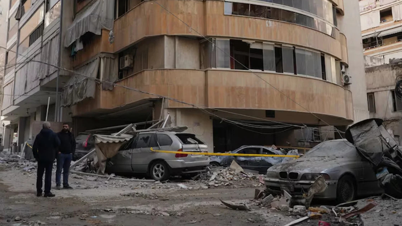 লেবাননের বৈরুতে ইসরাইলের বিমান হামলা, নিহত ১২