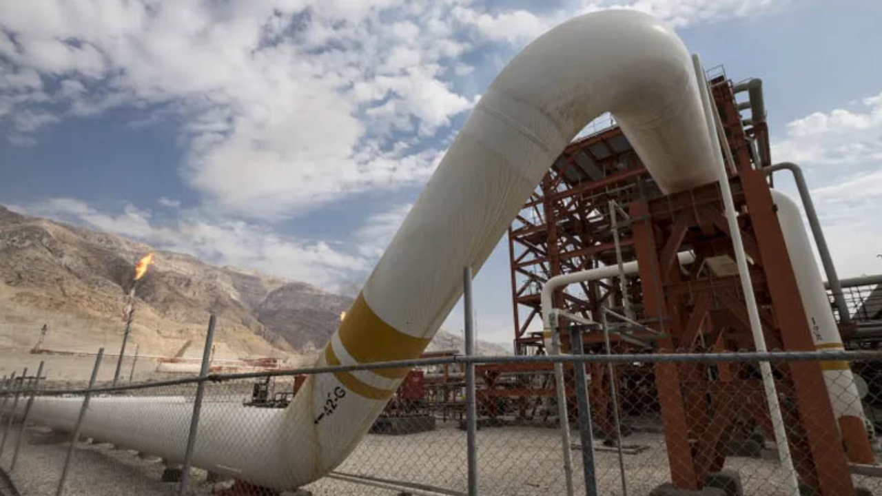 মধ্যপ্রাচ্যের ৩ দেশে তেল স্থাপনায় হামলা নির্দেশ ইরানের