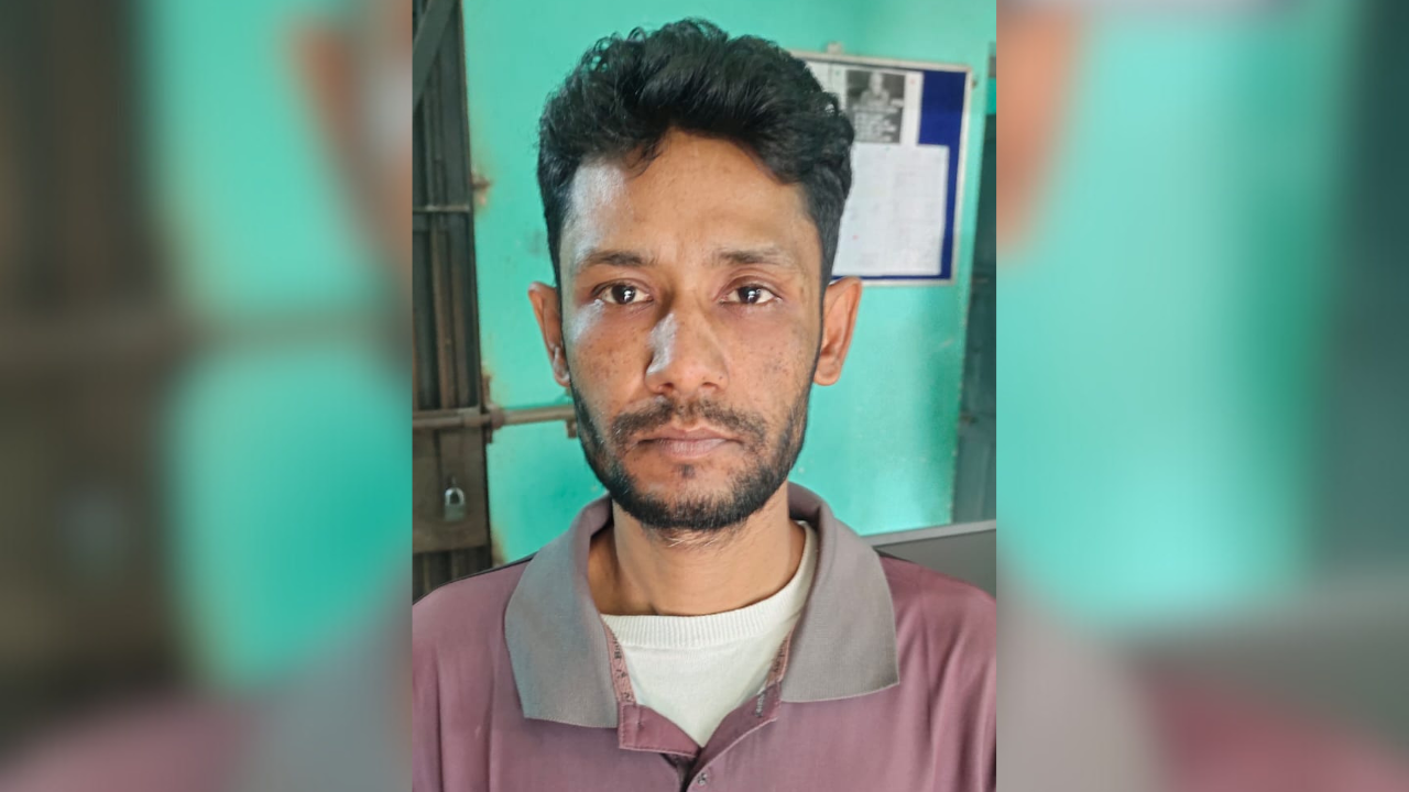 যুবককে কুপিয়ে জখম, সন্ত্রাসী স্পিকার মিরাজ গ্রেপ্তার