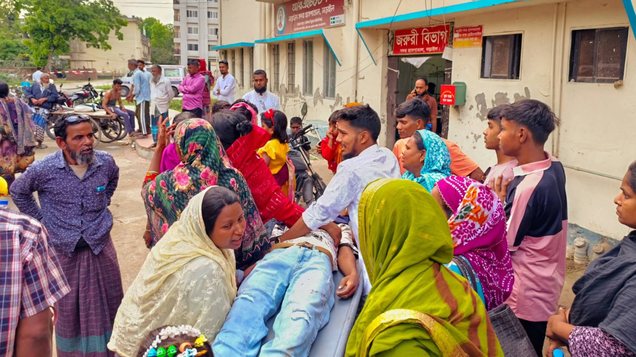 ঈদের দিনে নড়াইলে সড়কে ঝরল যুবকের প্রাণ