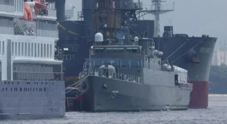 শ্রীলঙ্কার কাছে ডুবে যাচ্ছে ইরানি নৌবাহিনীর জাহাজ