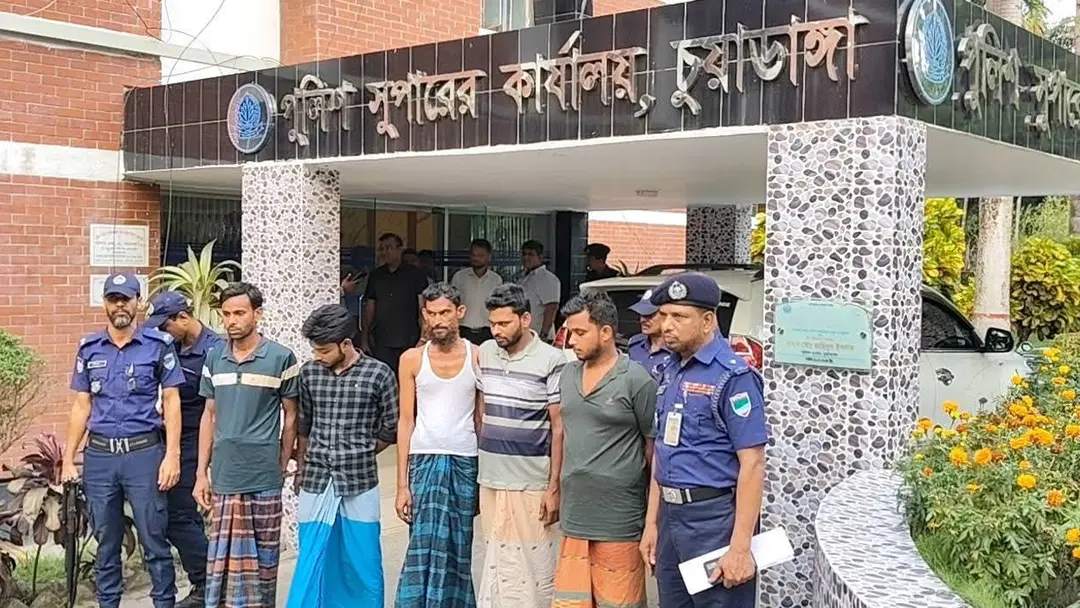 এক নারীর সহযোগিতায় আরেক নারীকে সংঘবদ্ধ ধর্ষণ, গ্রেপ্তার ৬