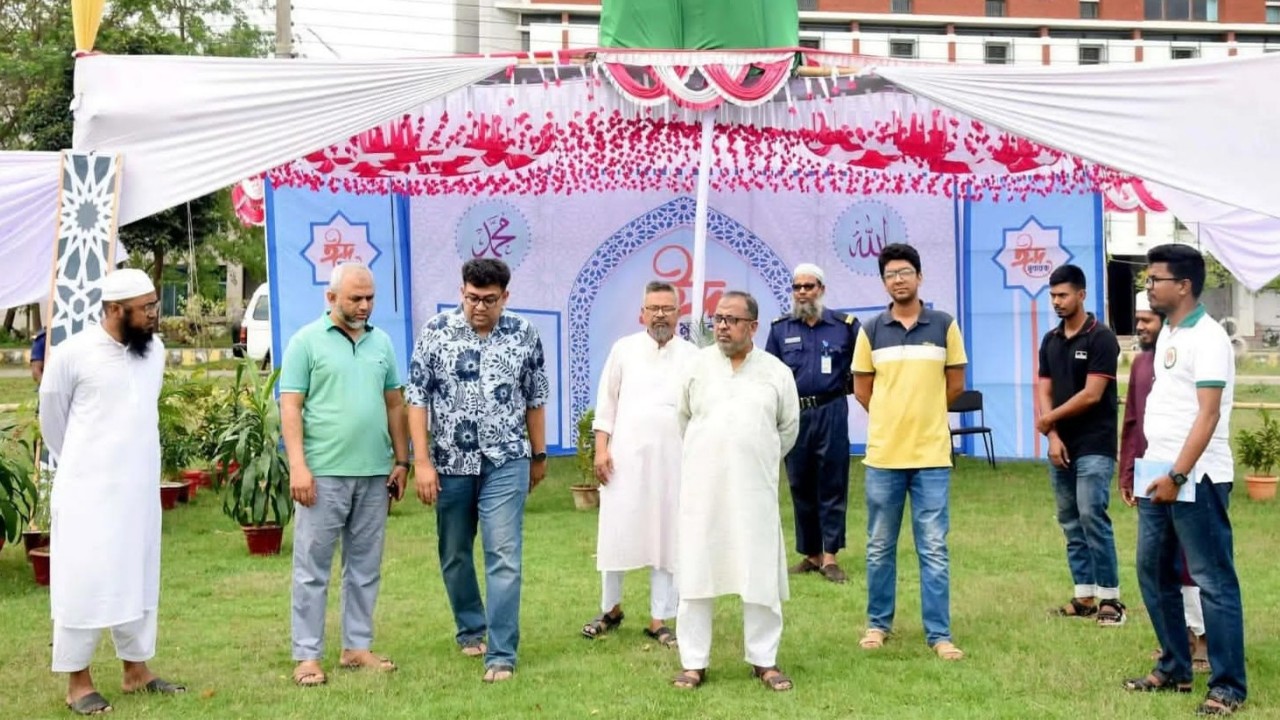 শিক্ষক-শিক্ষার্থী, কর্মকর্তা-কর্মচা‌রিসহ খুলনাবাসীকে খুবির ঈদ জামাতে অংশ নেওয়ার আহ্বান উপাচার্যের