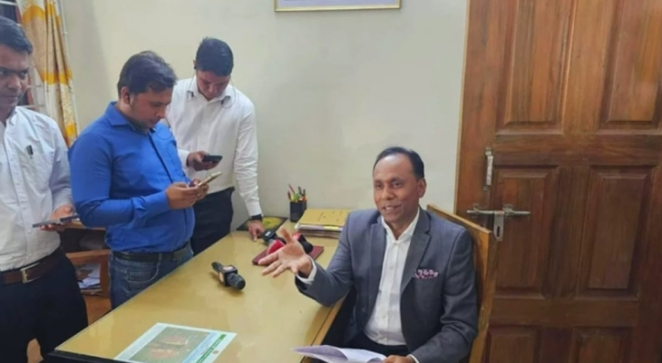 প্রতিমন্ত্রীর হঠাৎ ভূমি অফিস পরিদর্শন, পরদিনই দুই কর্মকর্তাকে বদলি