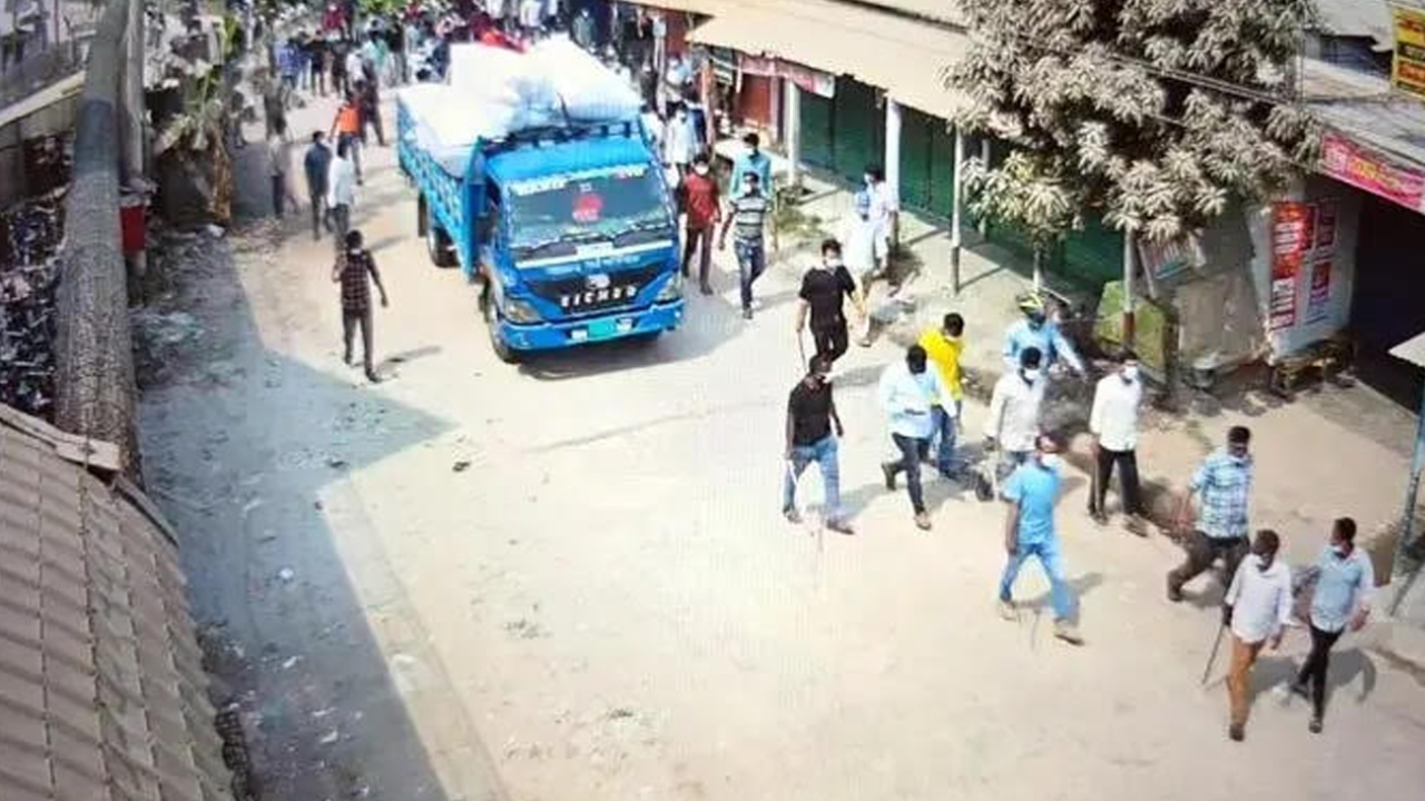 গাজীপুরে ঝুট দখল নিয়ে সংঘর্ষ, গুলি-ককটেল বিস্ফোরণ