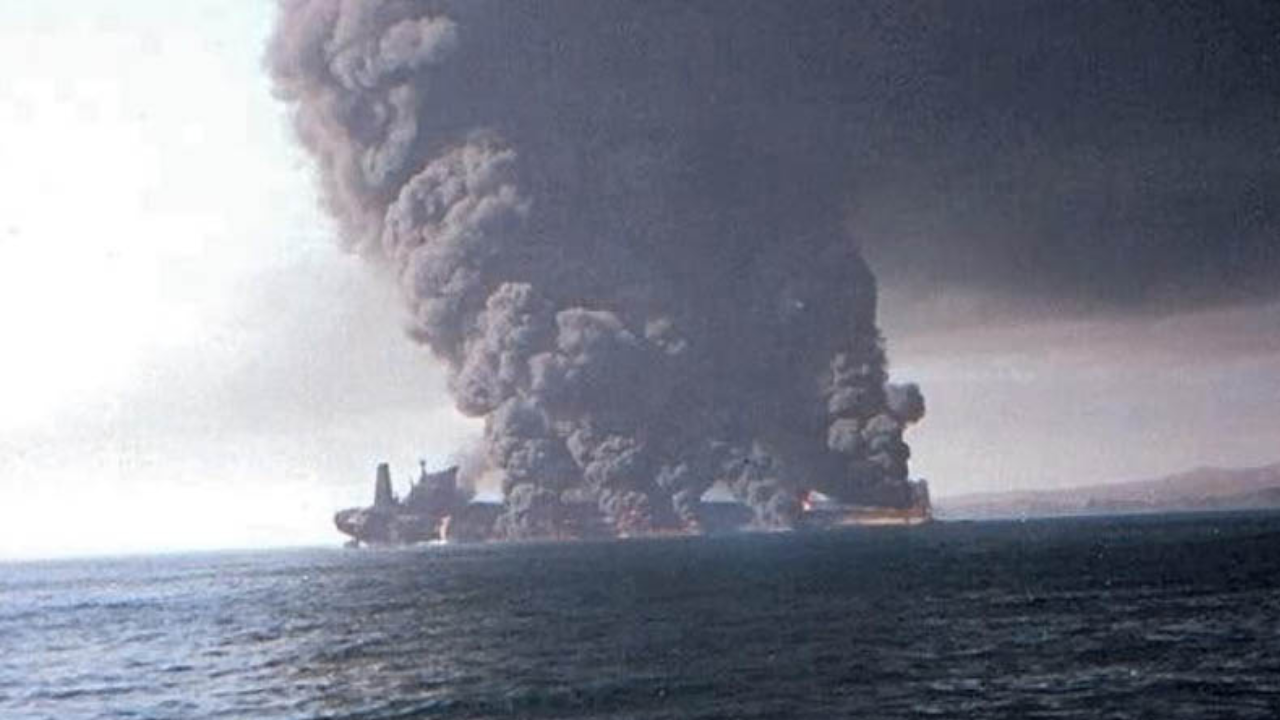 এবার মার্কিন ঘনিষ্ঠ দ্বীপরাষ্ট্রের জাহাজে আইআরজিসির হামলা