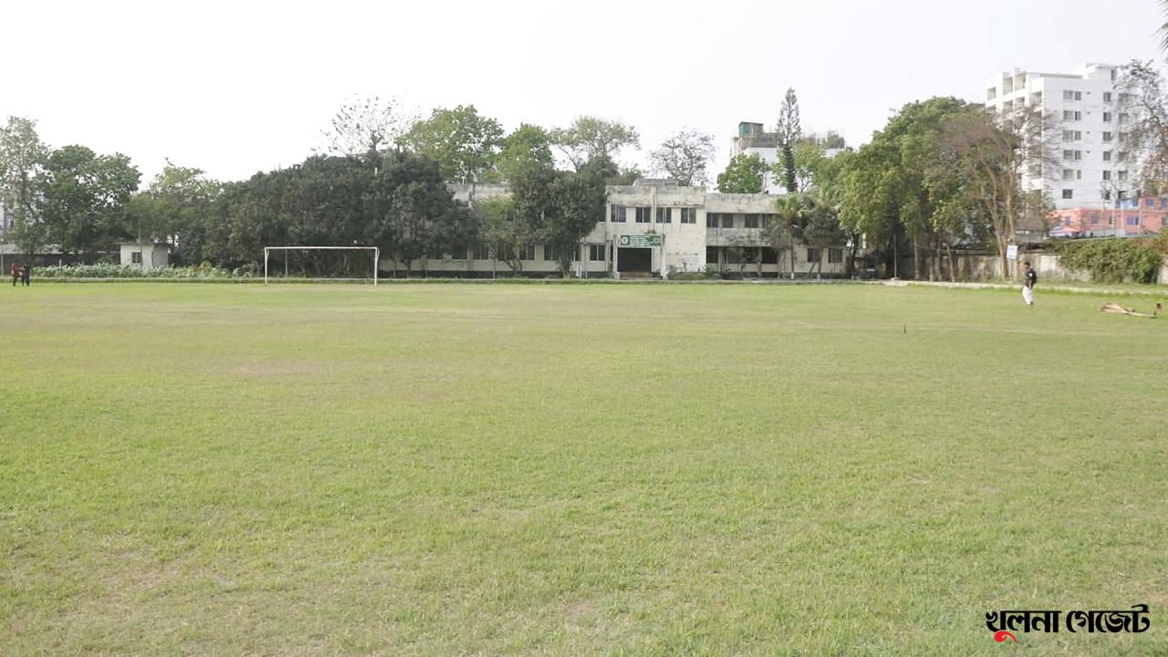 খুলনা বিভাগীয় মহিলা ক্রীড়া কমপ্লেক্সের মাঠে আবারও মেলা বসানোর চেষ্টা