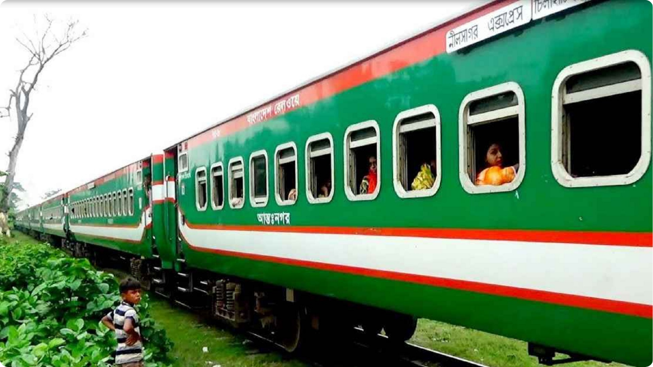 সান্তাহারে নীলসাগর এক্সপ্রেসের ৯টি বগি লাইনচ্যুত, হতাহতের আশঙ্কা